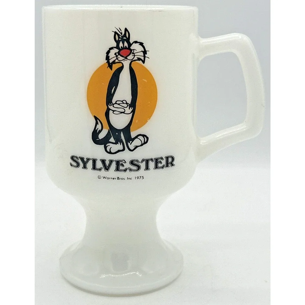 1975‎ Marriott's Great American Warner Bros Sylvester Footed Milk Glass U237